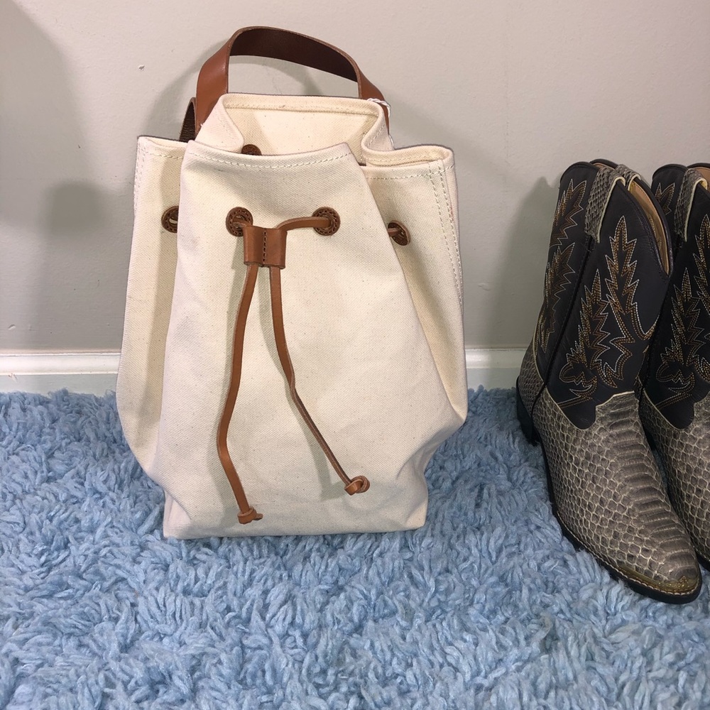 🦋SOLD🦋 Madewell Canvas Bucket Bag Pack